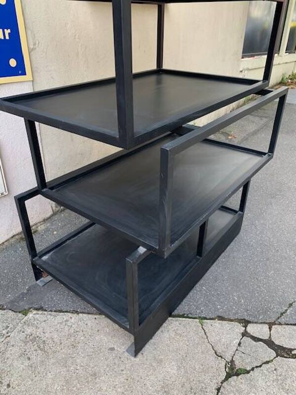 Bibliothèque étagère métallique design