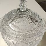 Large Bonbonniere/Drageoir in Bohemian crystal. Frosted floral motifs, diamond tip. Boho chic