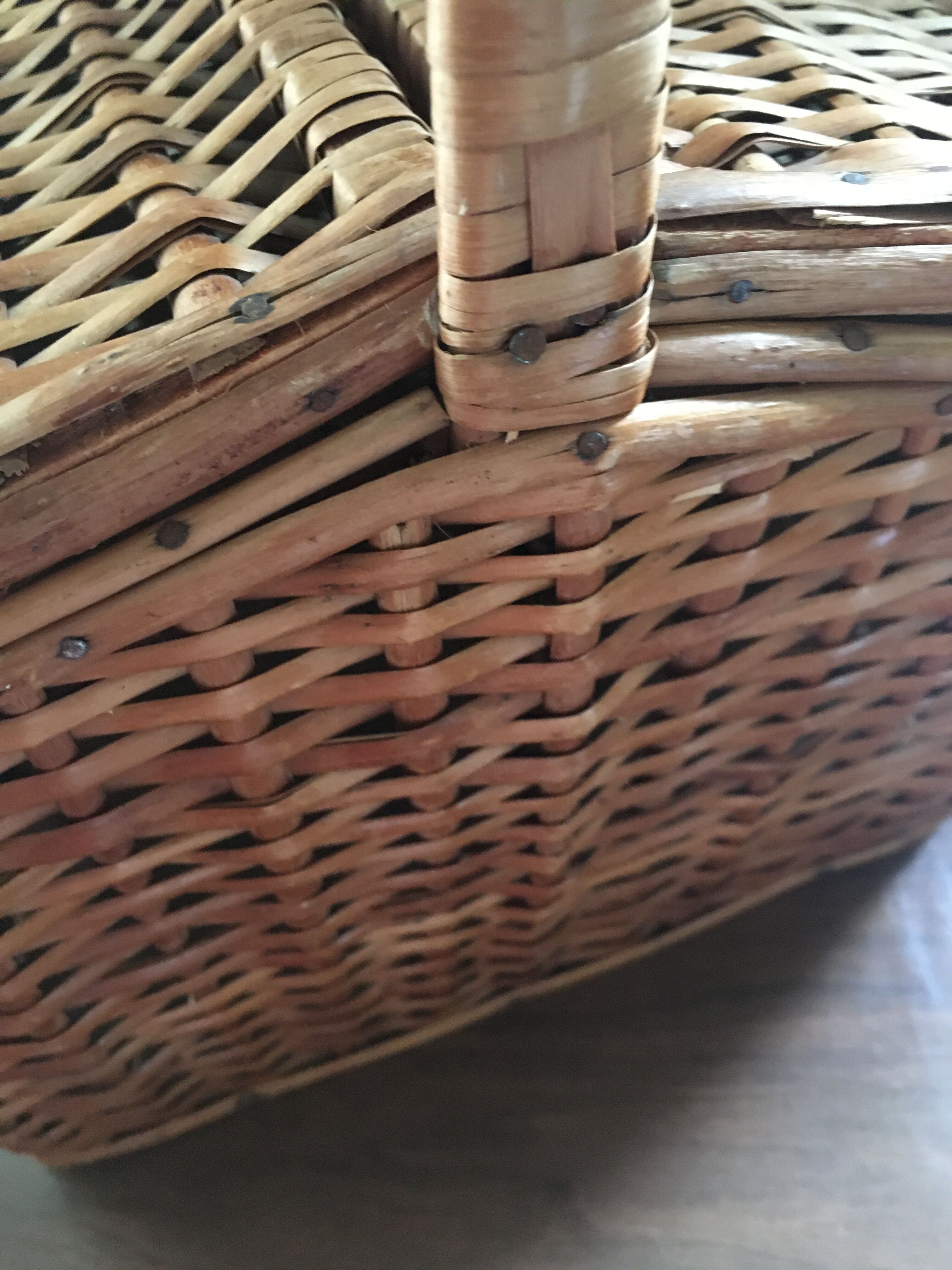 Double flap wicker basket