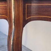 Table bureau de milieu de forme violonnée Napoléon iii 19ème en marqueterie