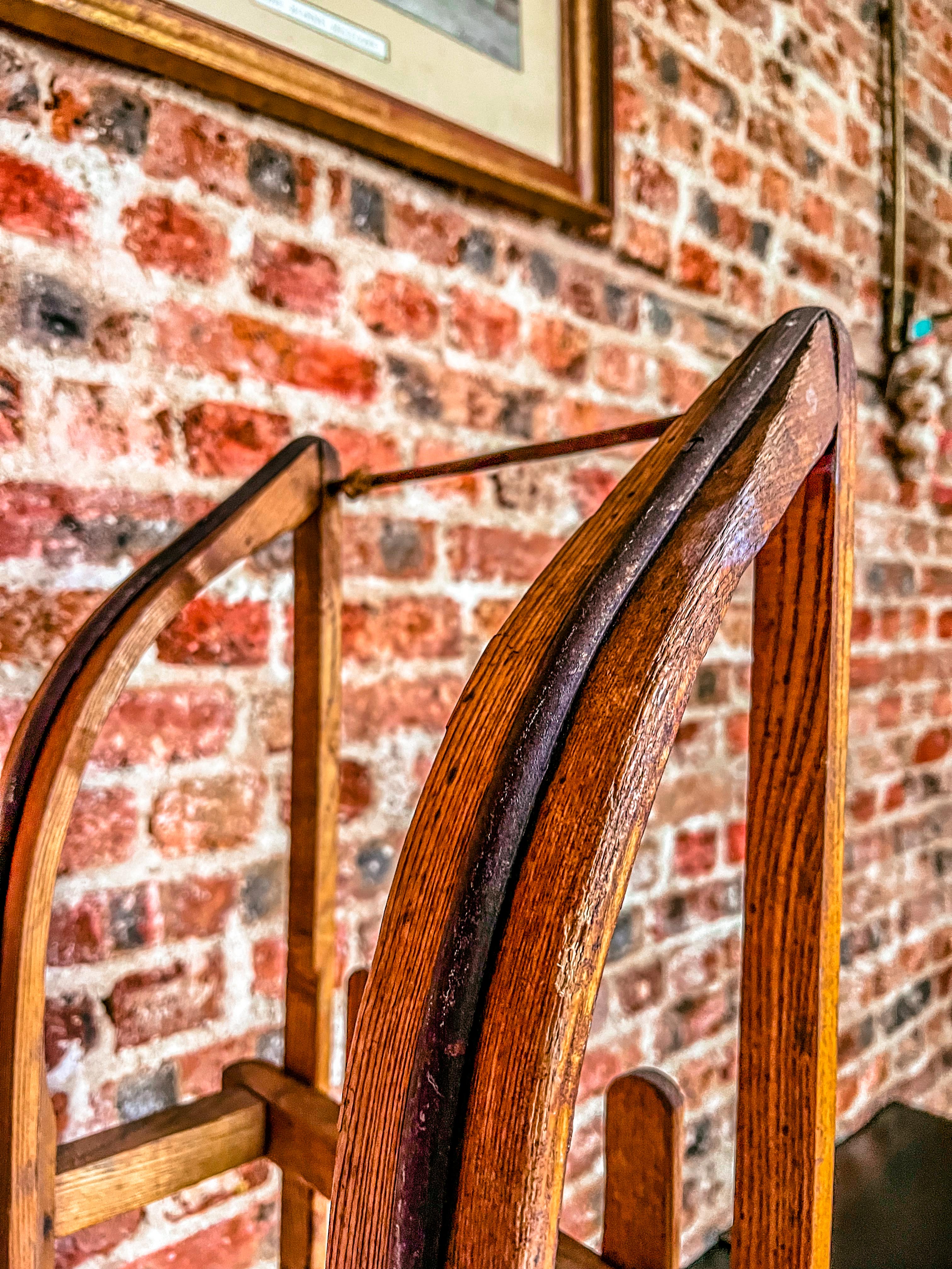 Old sledding decoration chalet La Hutte