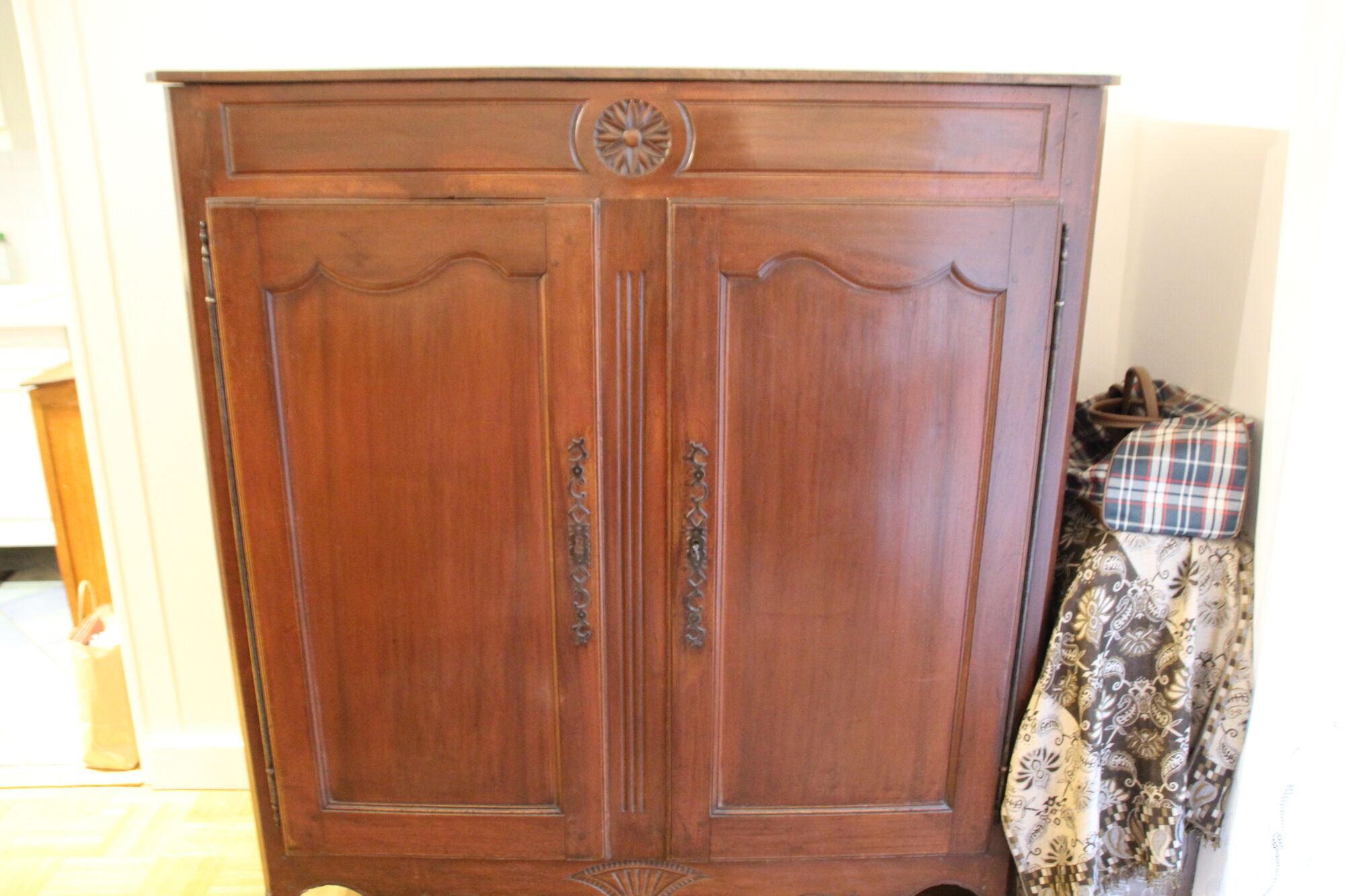 Buffet rustique en bois ancien vintage