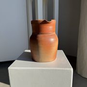 Grande carafe en grès orange Grès Bonneval Made in France au dessous H18