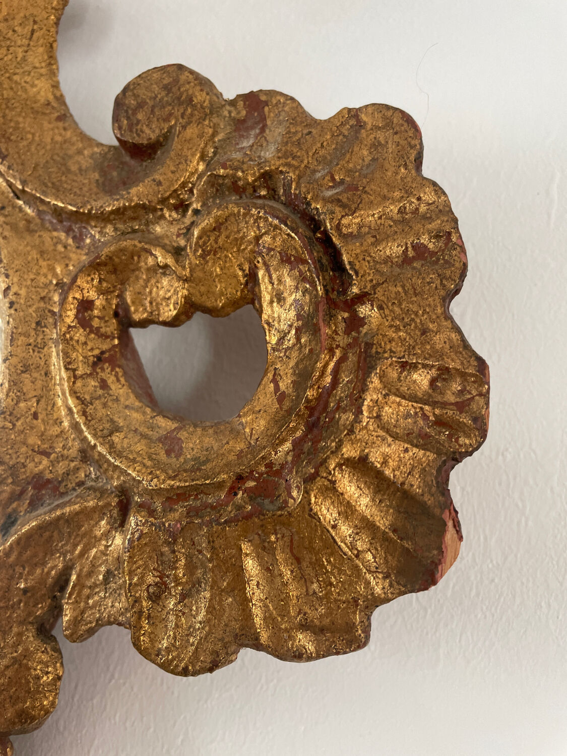 Miroir en bois doré style baroque Louis XIV, 39x67 cm