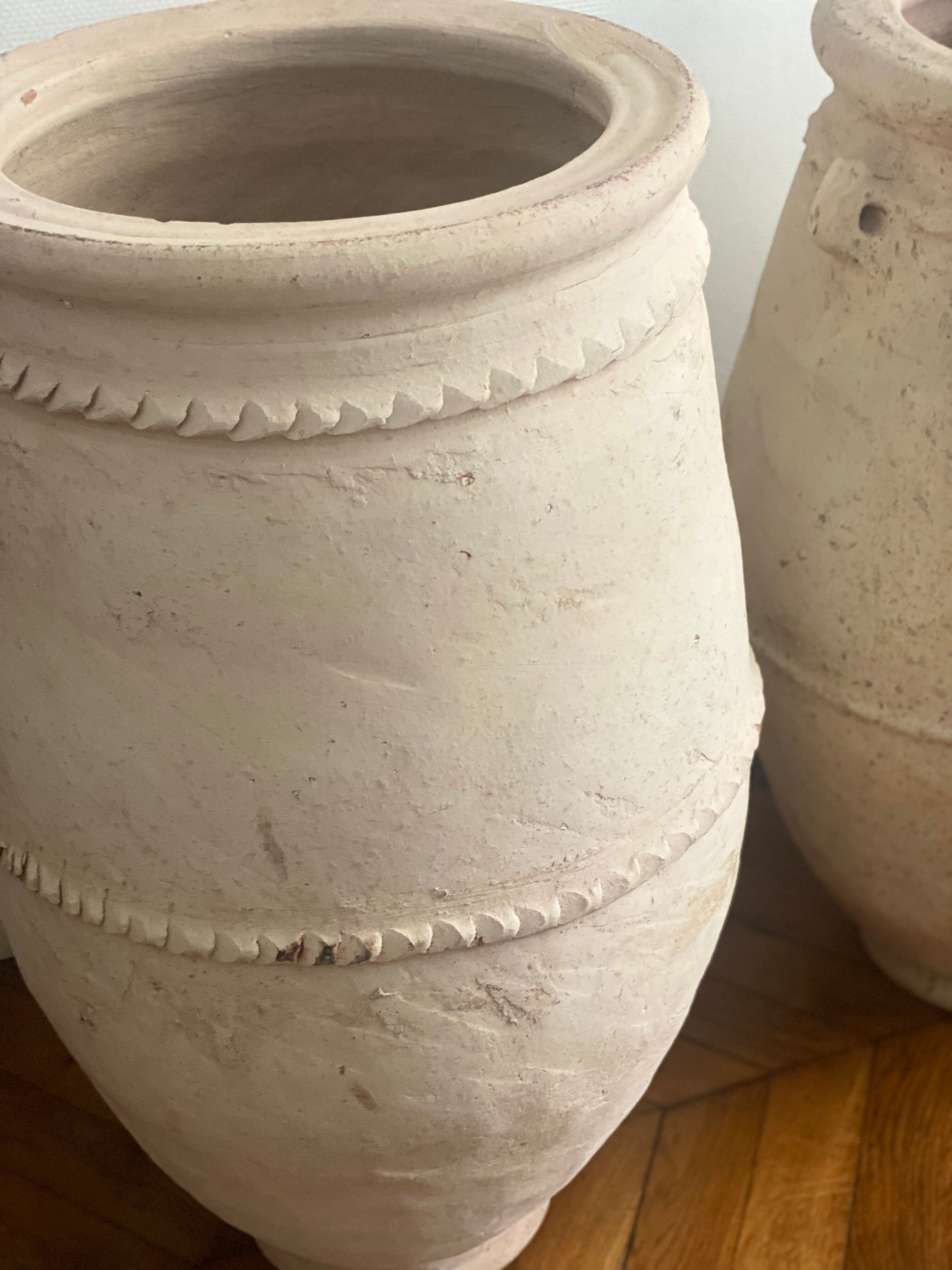 Rustic jar in bleached terracotta pottery xl