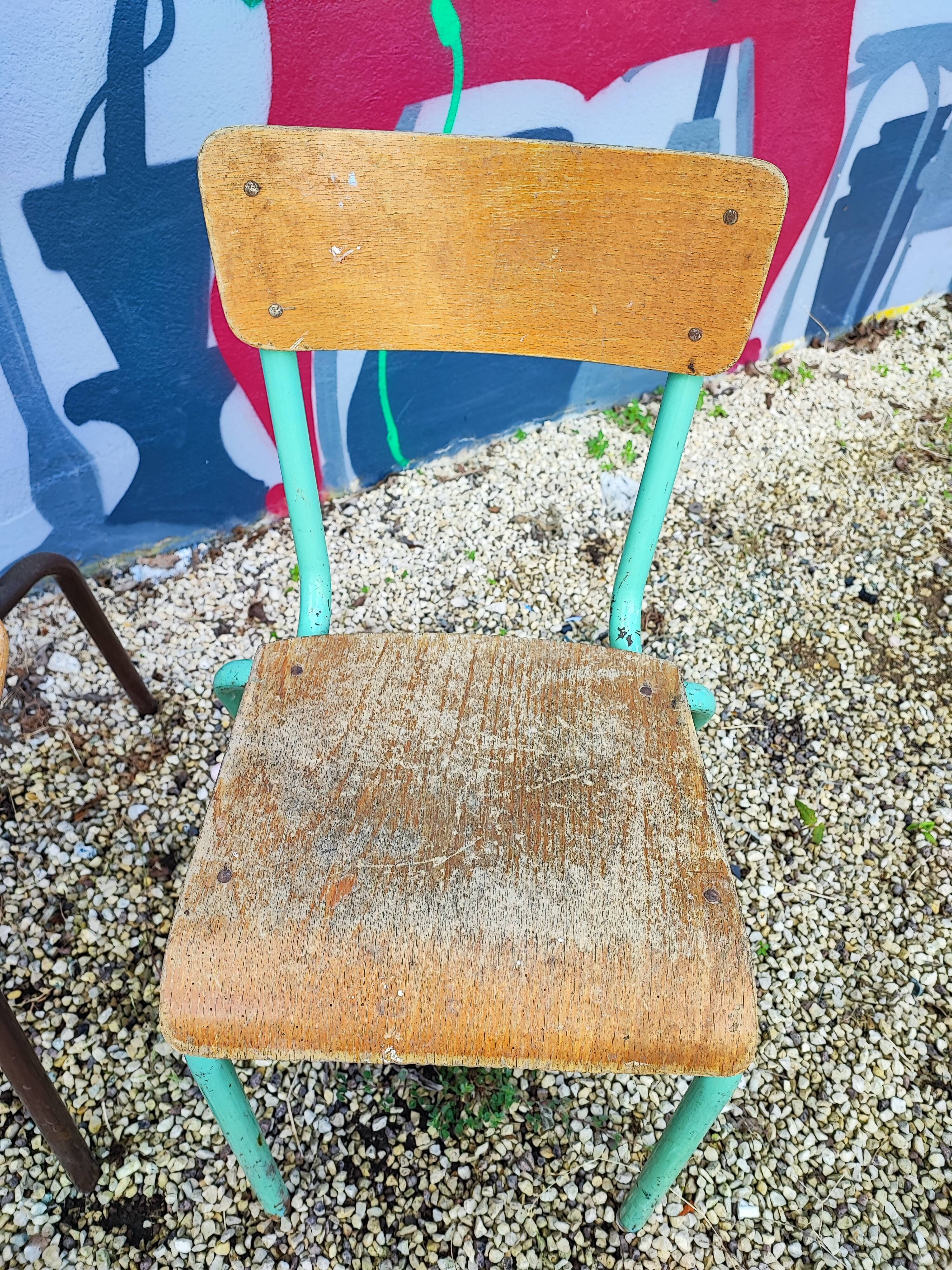 Set of 4 vintage deparaillé school chairs