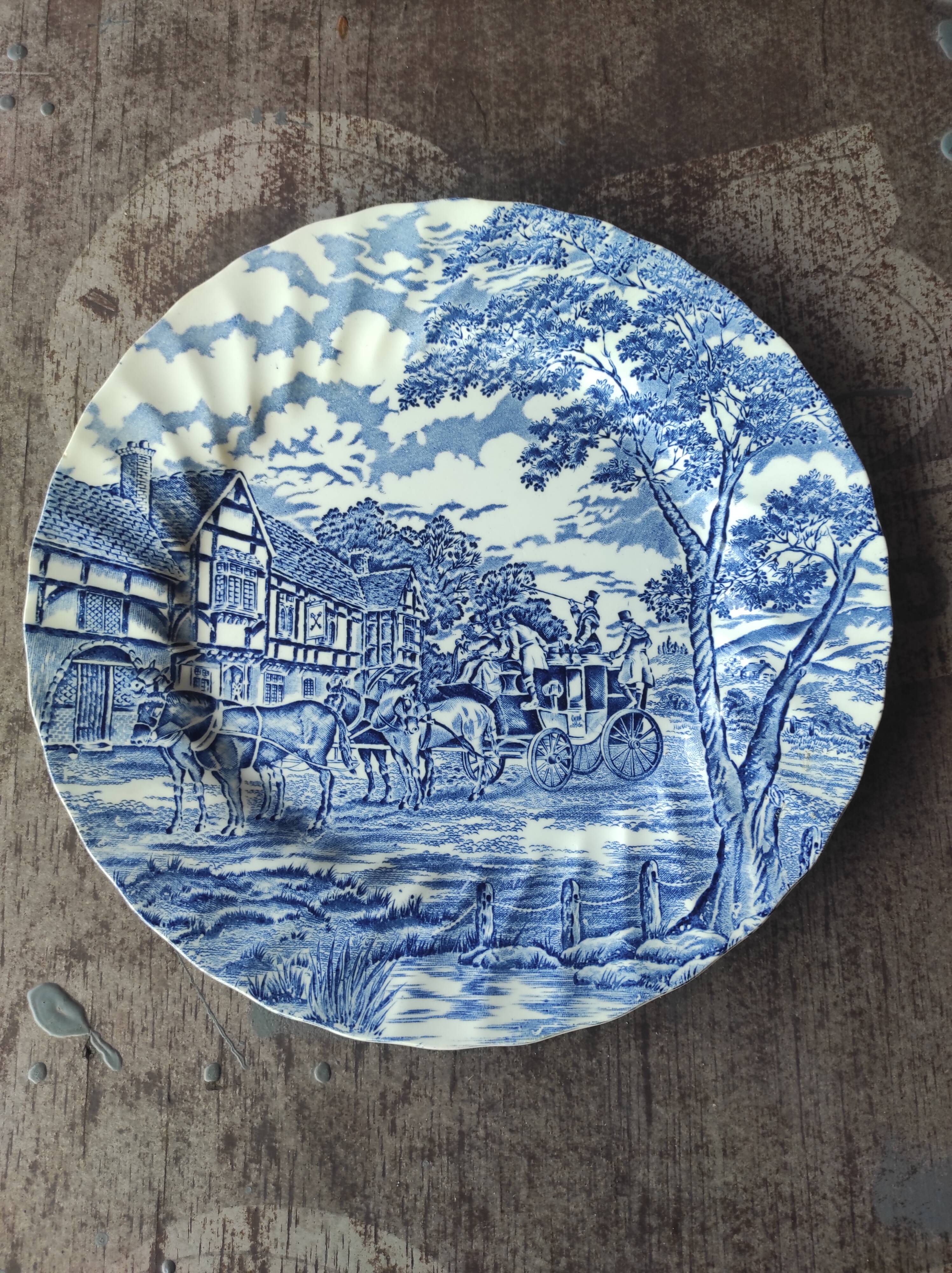 Set of 5 Myott Royal Maine dinner plates.