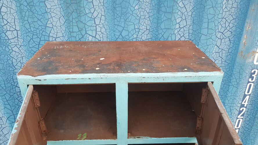 Ancien meuble d'atelier en métal patine turquoise d'origine