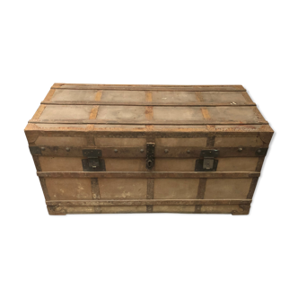 Travel trunk in wood, metal and canvas chest