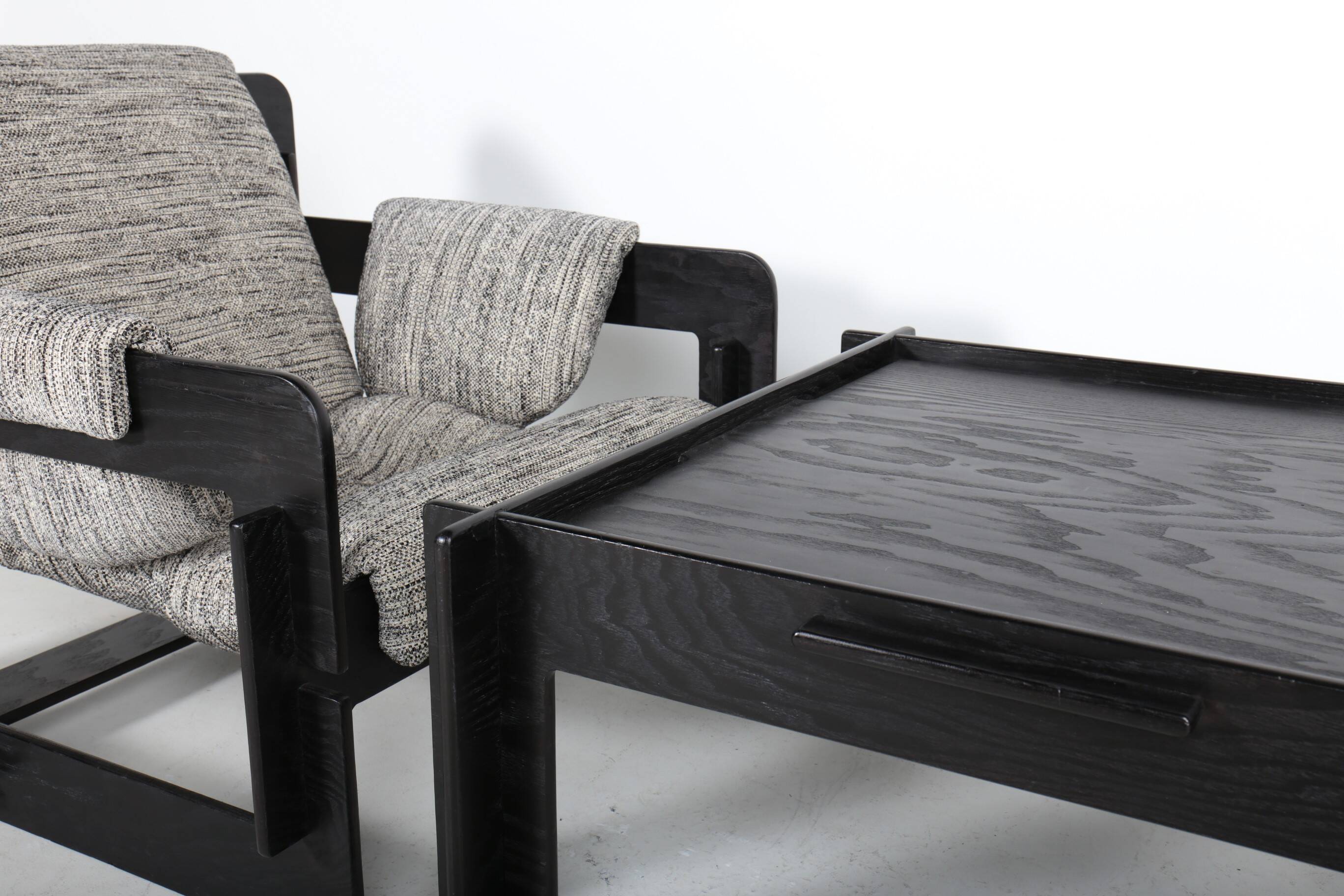 Pair of armchairs and coffee table Rover by Arne Jacobsen, 1968