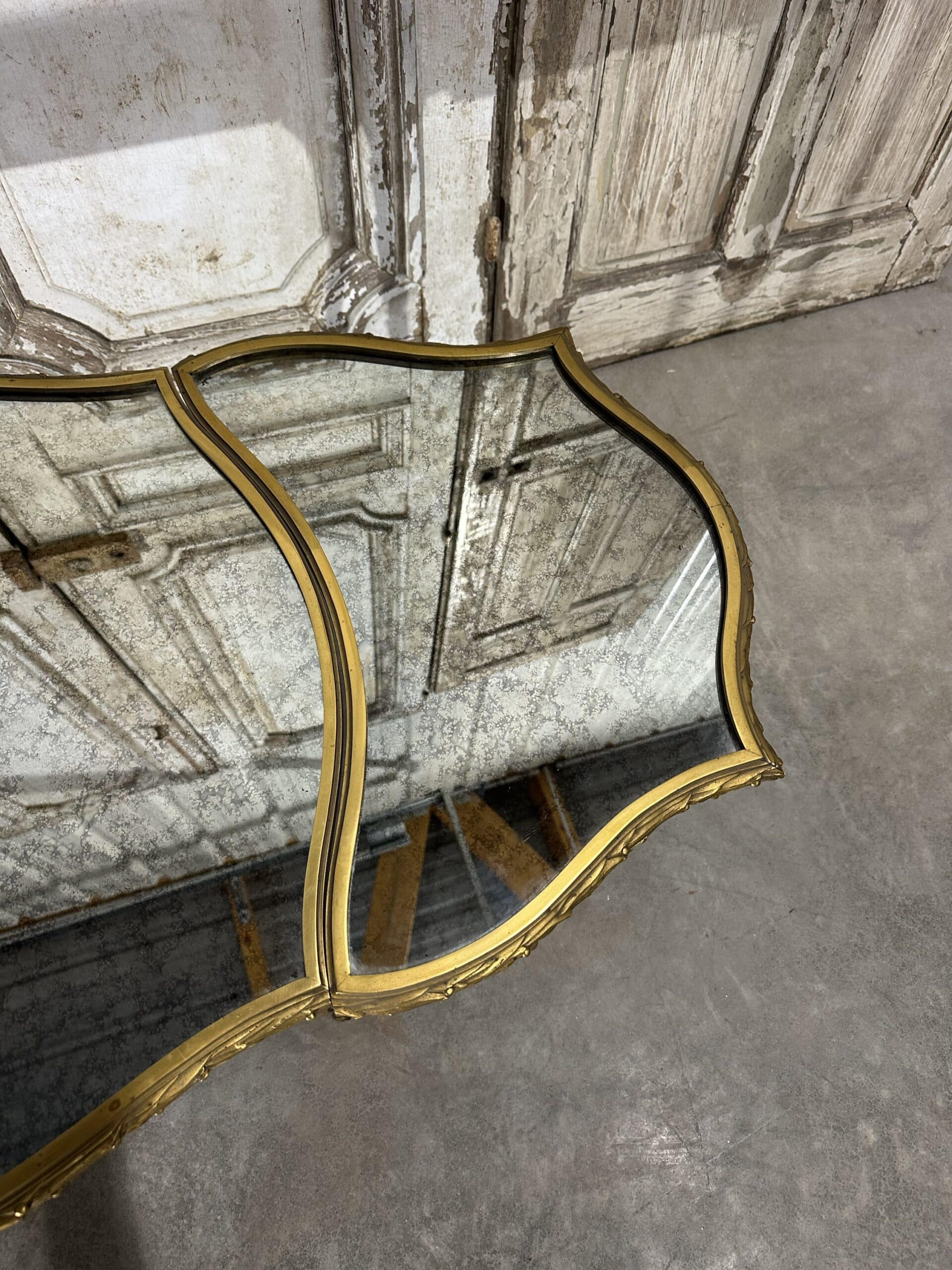 Table basse tripartite en bronze circa 1950-70