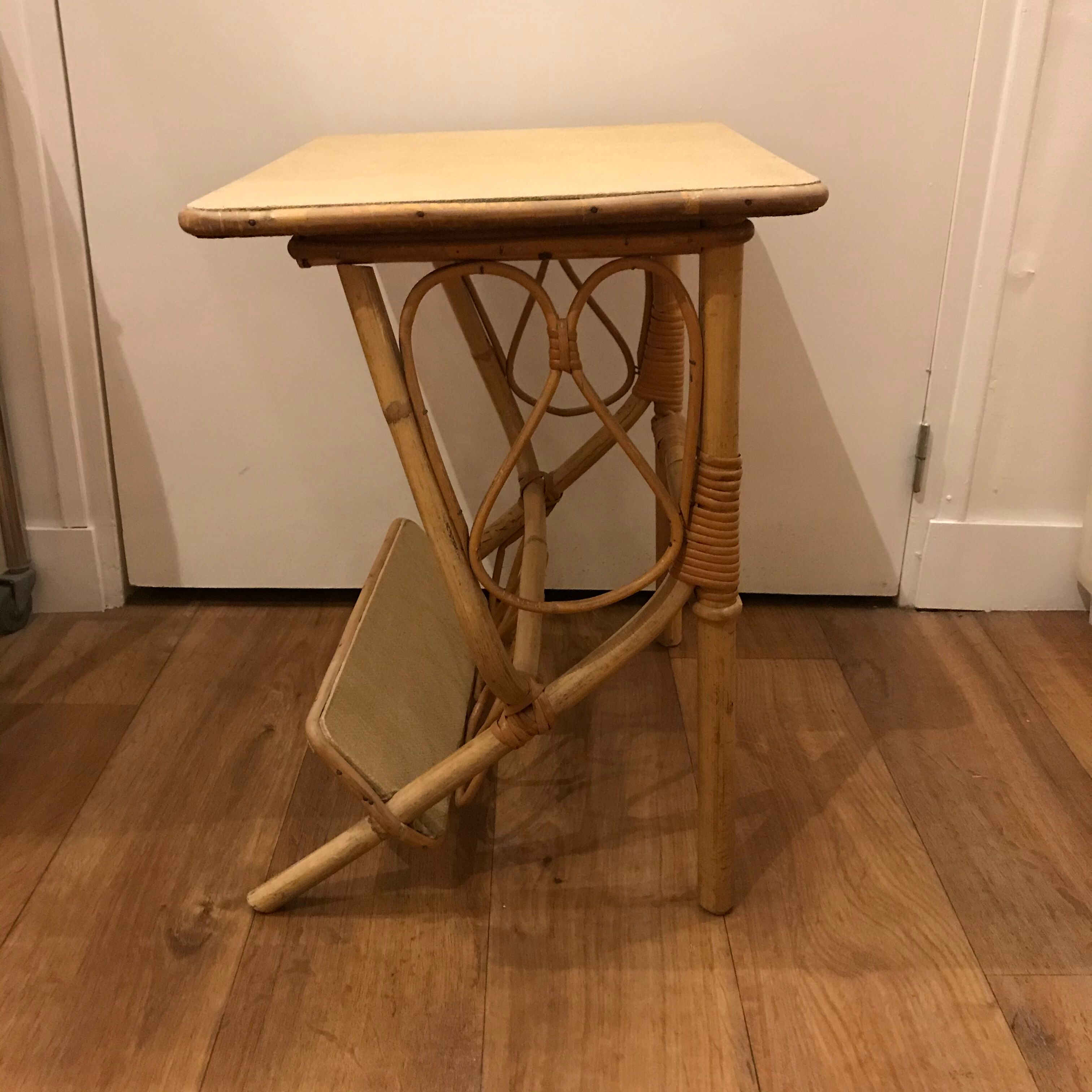 Table de chevet rotin