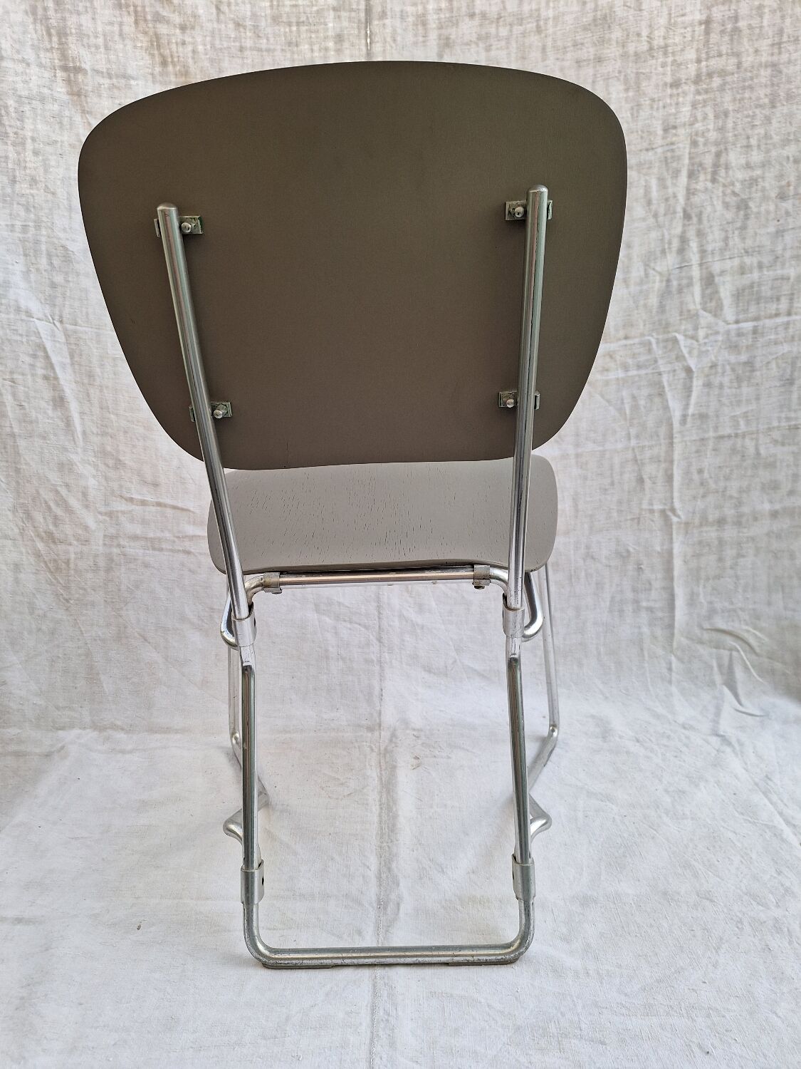 Stackable Aluflex chair