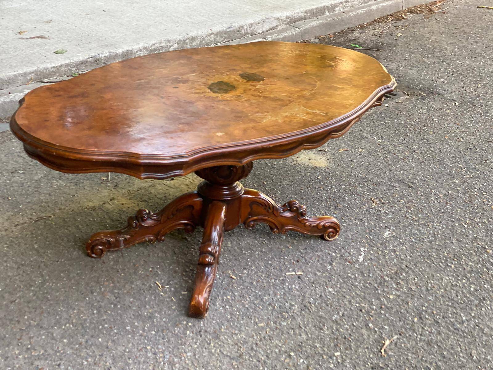 Victorian burl walnut wood coffee table with central leg inlay