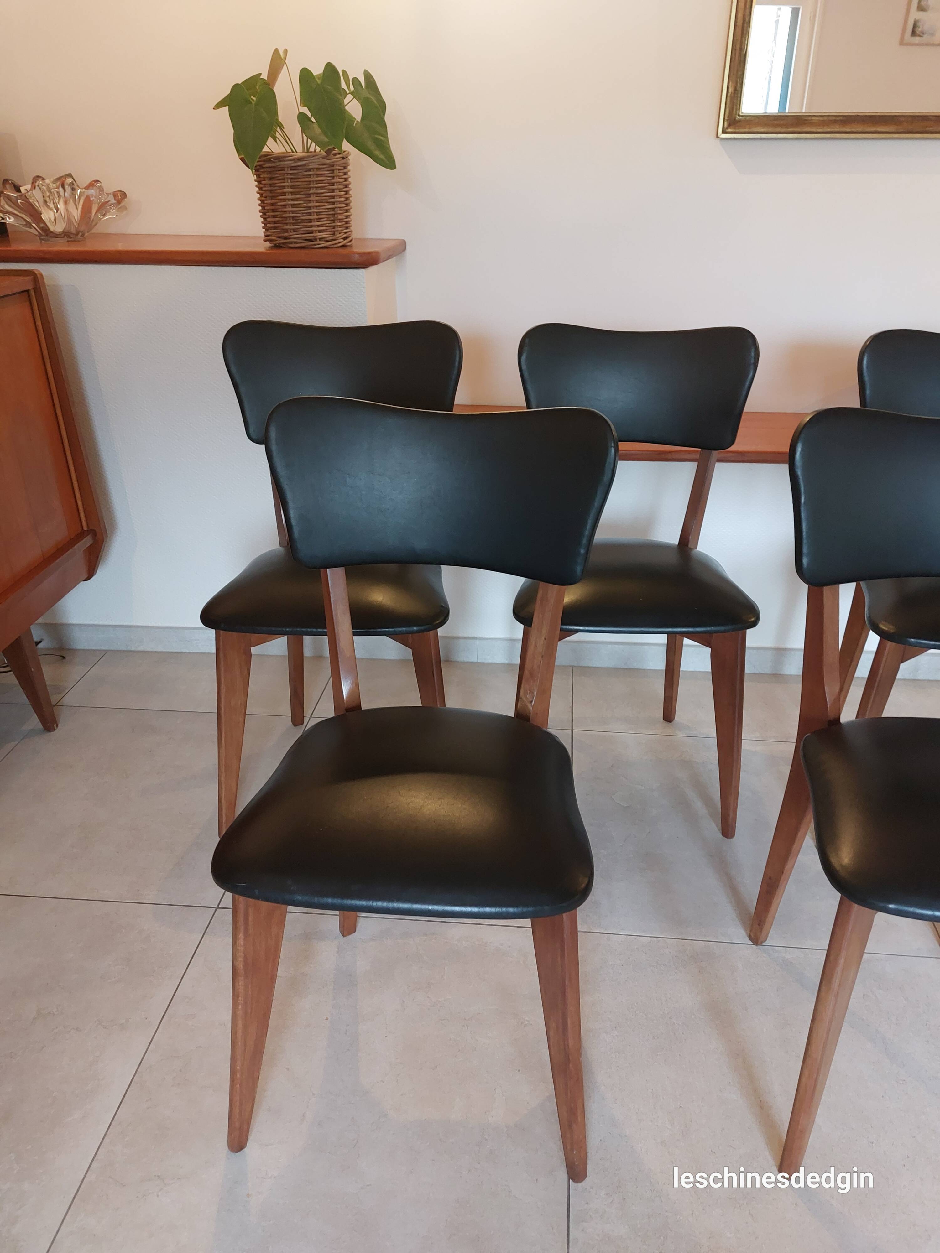 5 chairs in wood and black faux leather, Scandinavian style