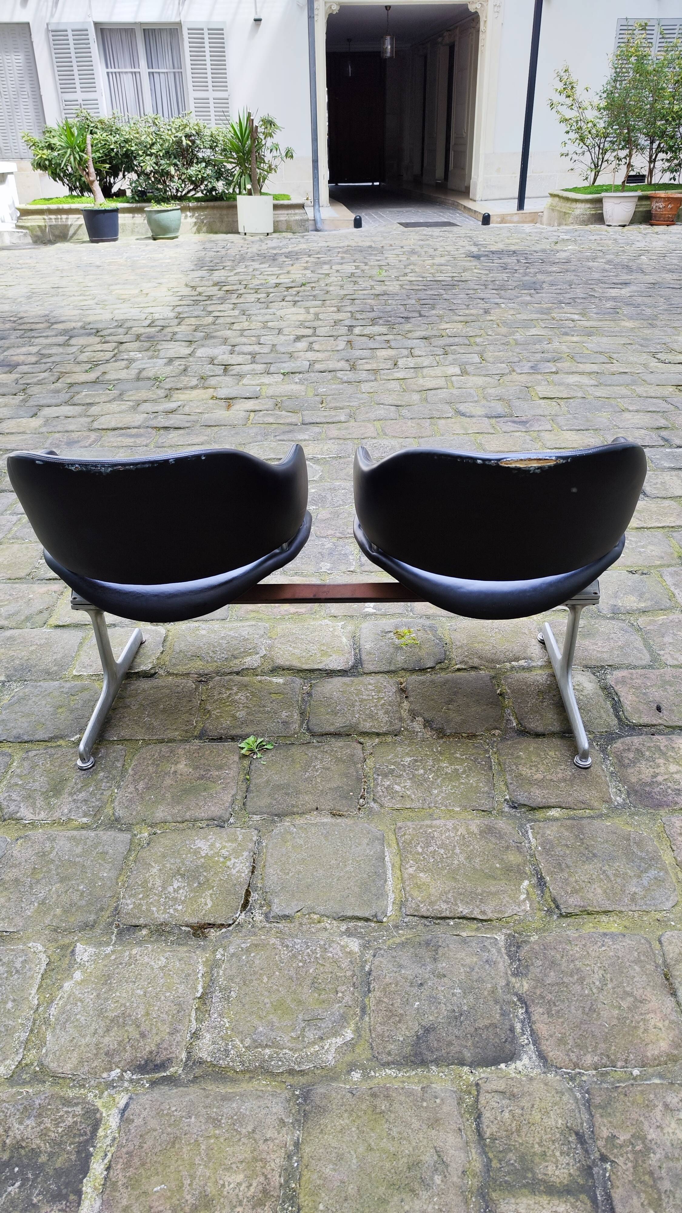 Two Double chairs armchairs leather benches Geoffrey Harcourt Artifort 60s