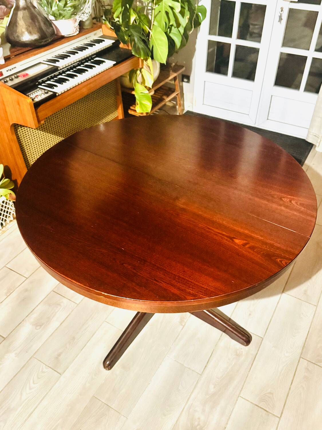 Baumann extendable table