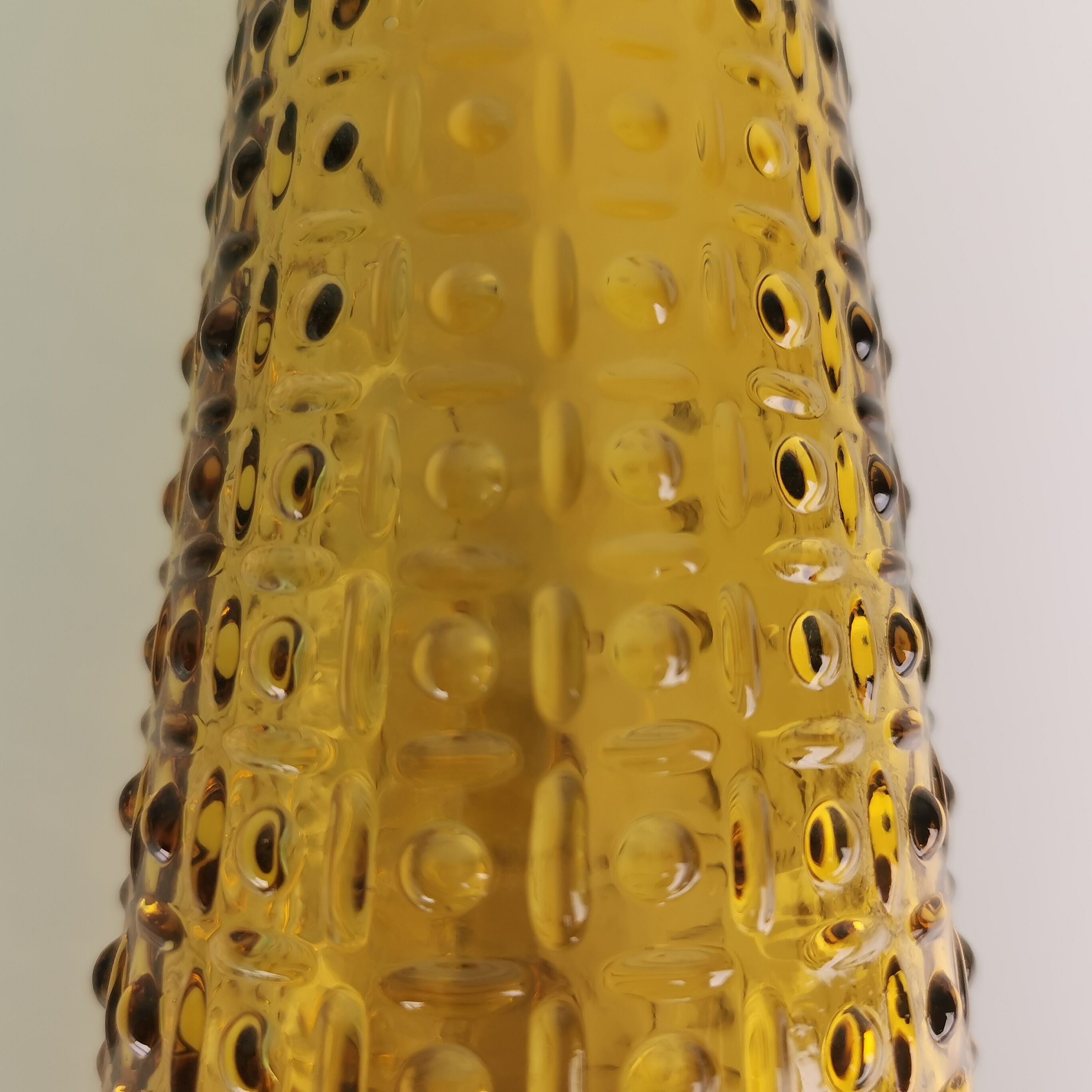 Moulded glass carafe