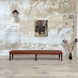 Bistro bench in imitation leather.