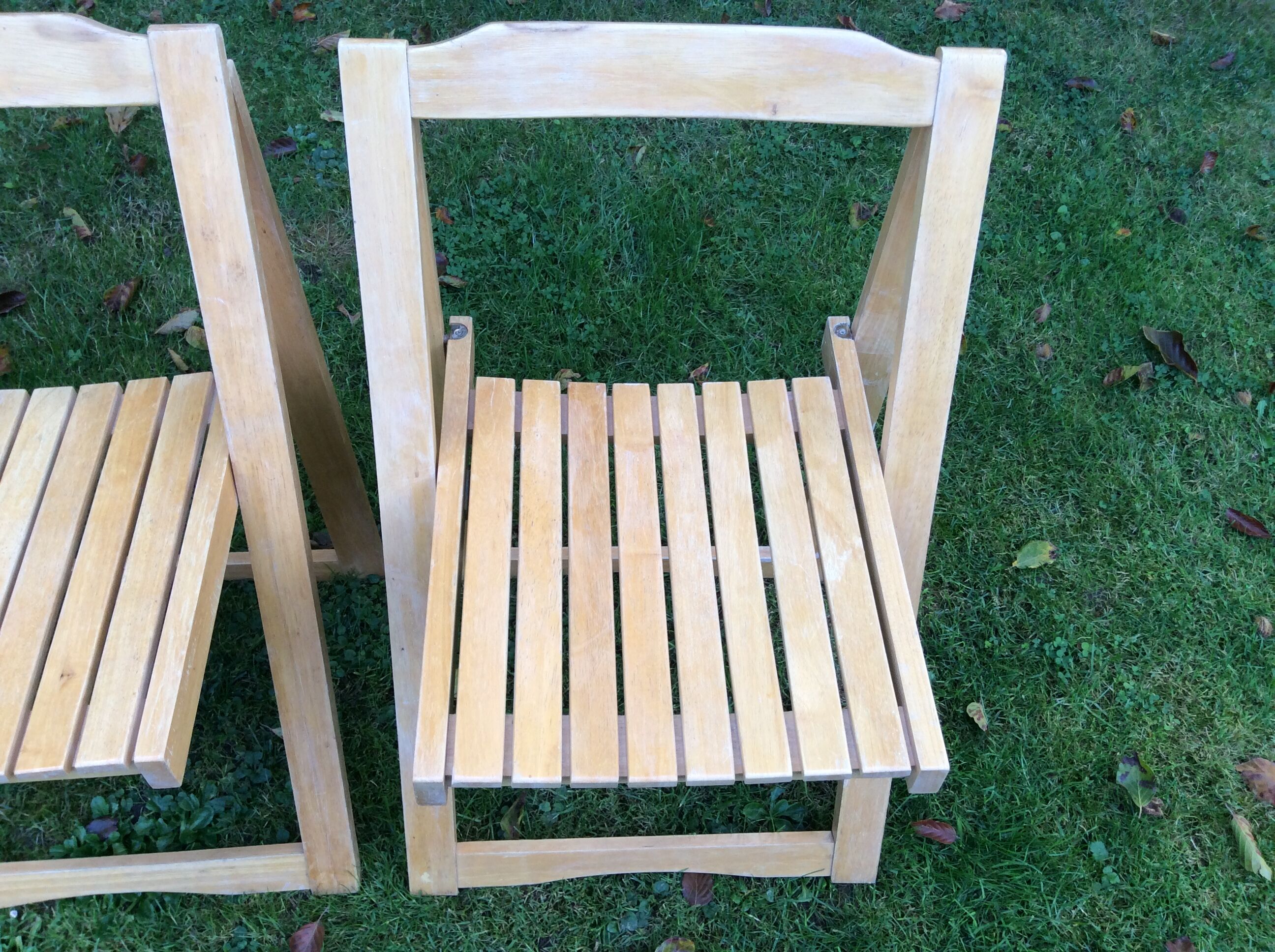 Series of 4 folding chairs