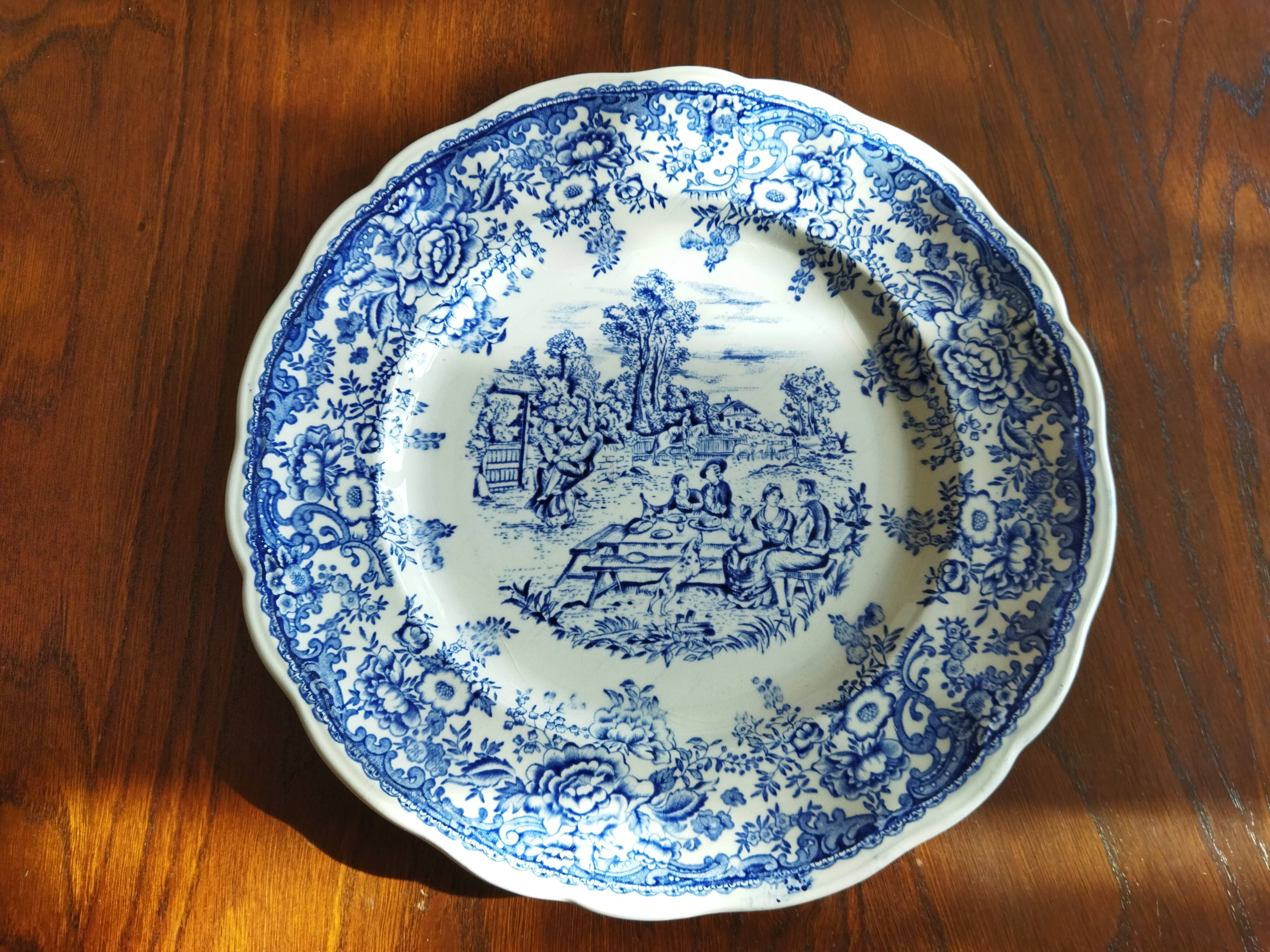 Six blue & white plates Gien, Villeroy & Boch, Sarreguemines, W.Adams (Tunstall) and K&G Luneville