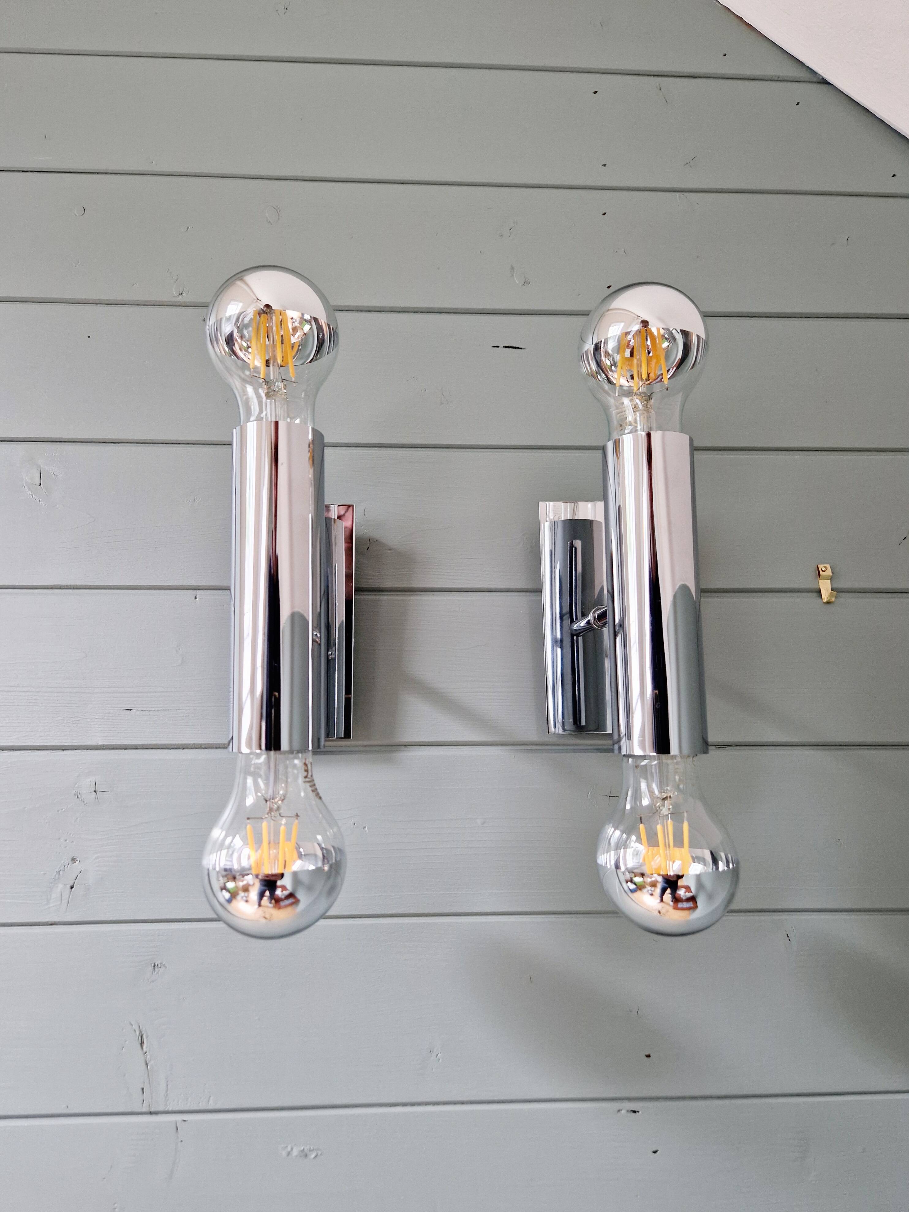 Pair of tubular double-light wall lights in chrome-plated metal, 1970s