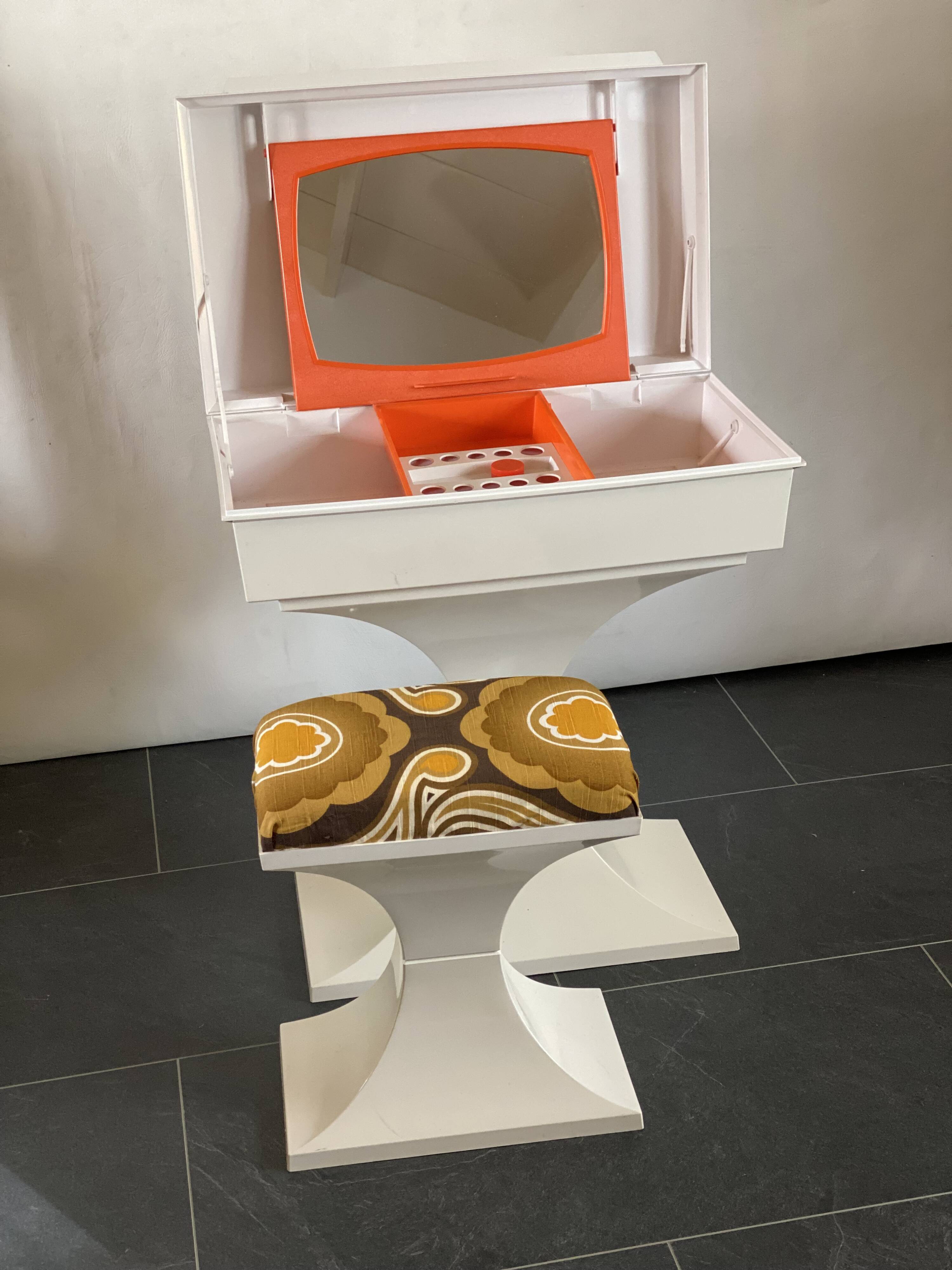 Coiffeuse et tabouret Space Age par Prisunic