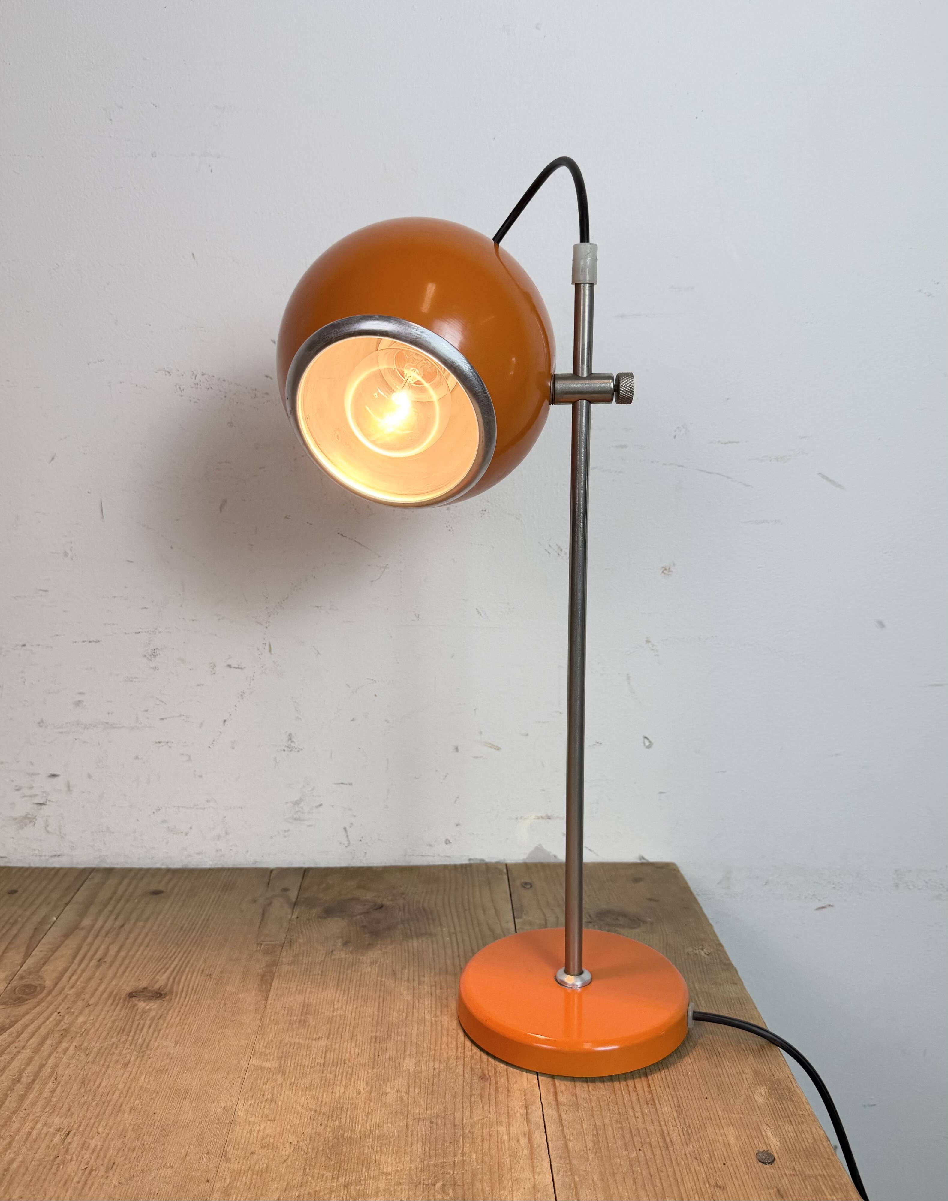 Lampe de table hongroise orange vintage d'Elektrofem, années 1970