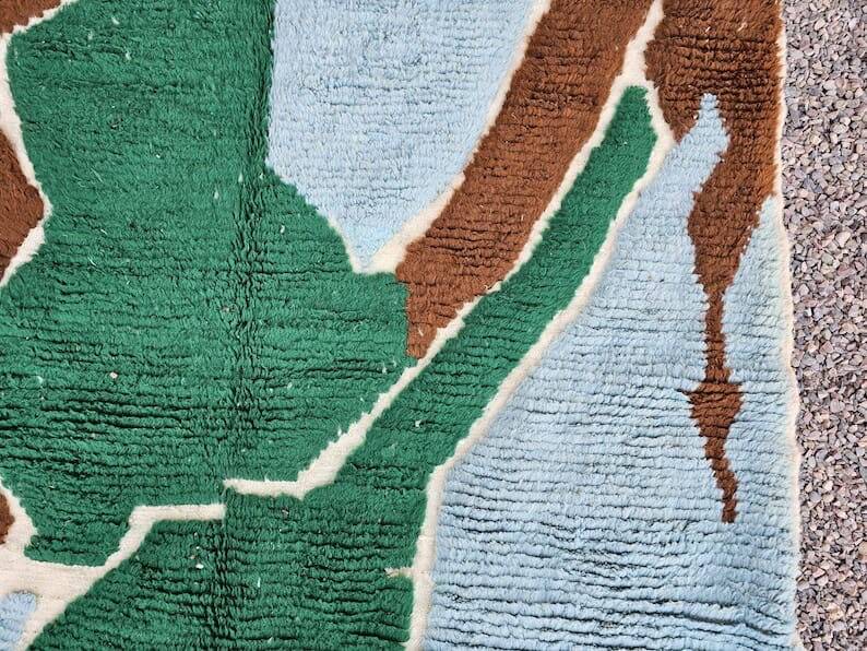 Medium wool rug size 100 x 200 cm