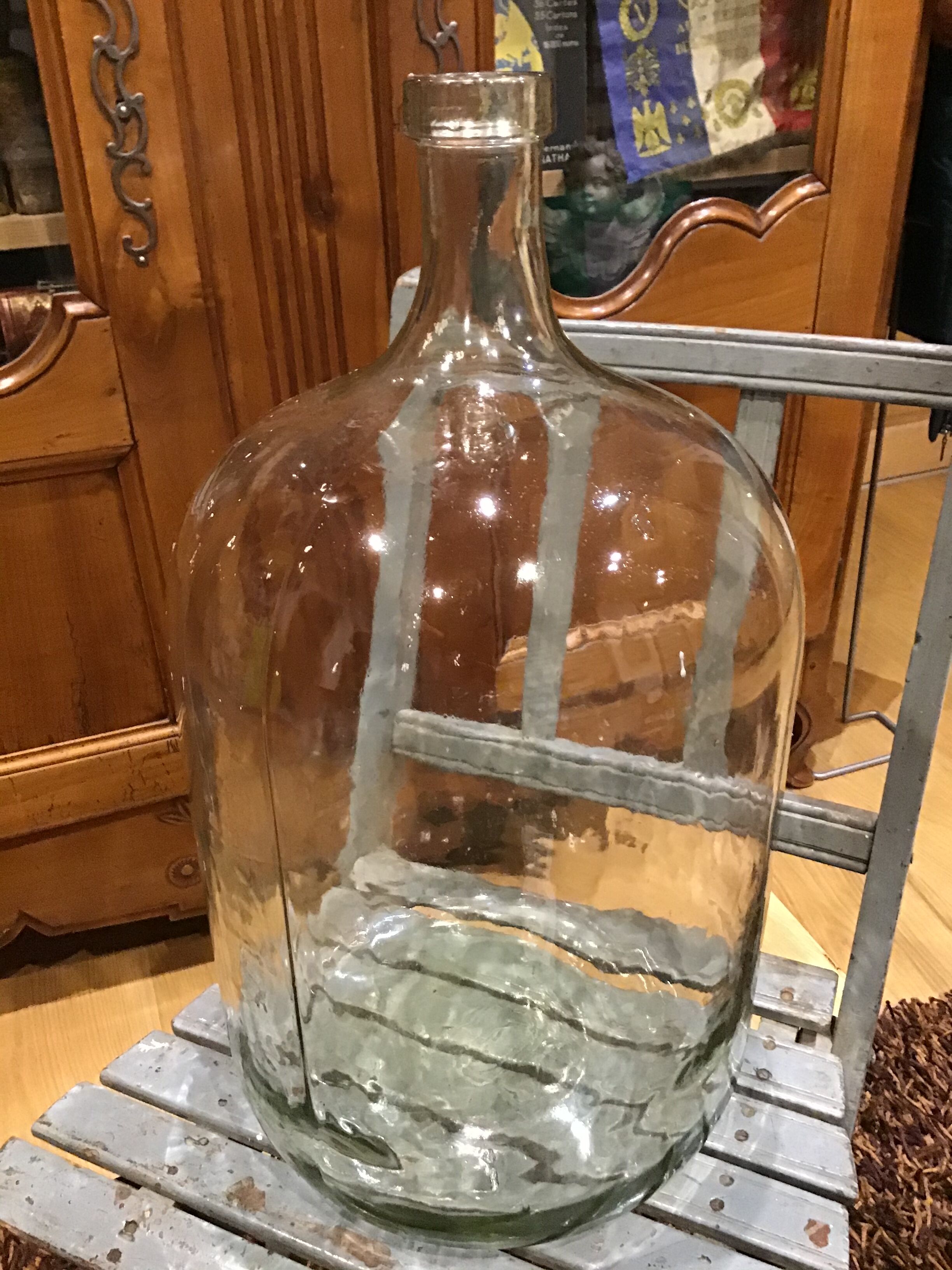 Large 20-litre translucent cylinder