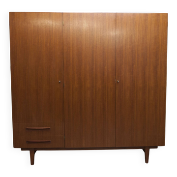 Scandinavian teak wardrobe by Eric Grinwis Holland, 3 doors, 2 drawers, 1960.