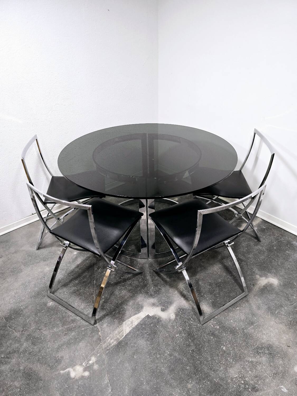 Table de salle à manger Vittorio Introini avec chaises Cuneo 1970