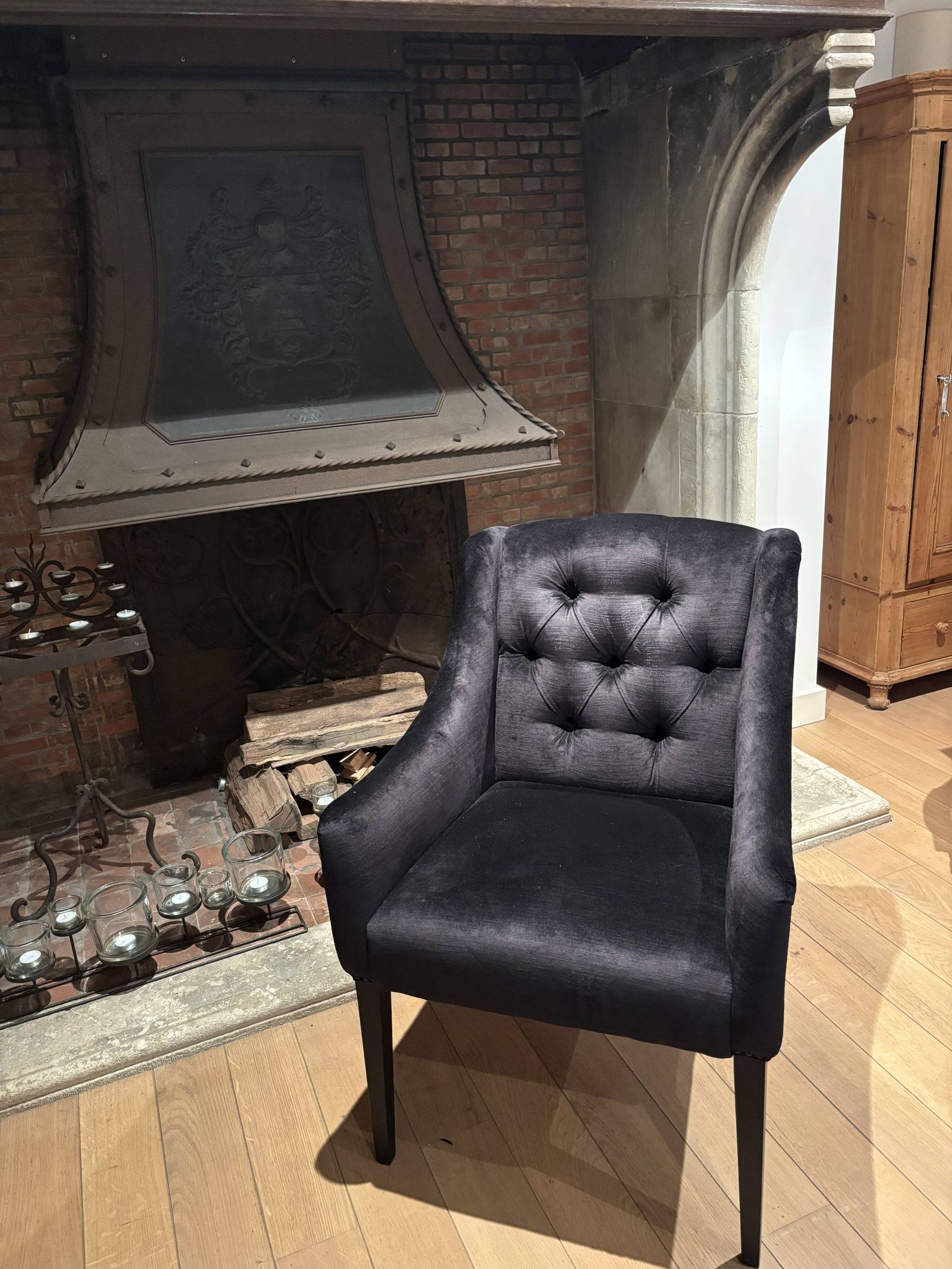 set of 8 upholstered dining chairs in black velvet