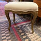 Paire de tabouret beige style Louis XVI