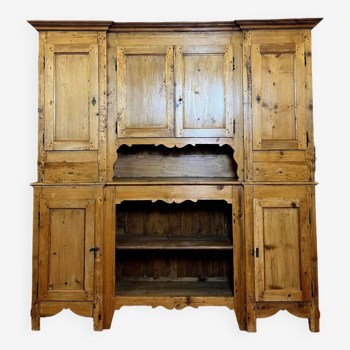 18th century Franc Comtois sideboard in honey-colored fir circa 1750