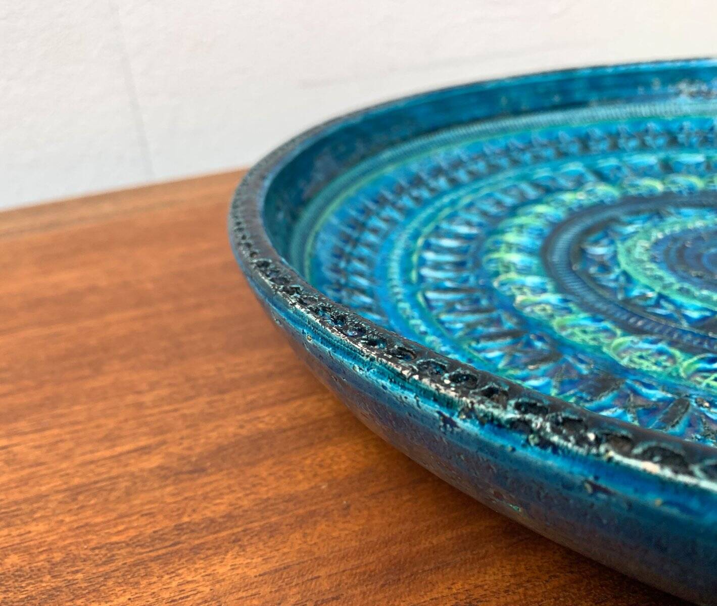 Large Rimini Blue bowl from the mid-century by Aldo Londi for Bitossi.