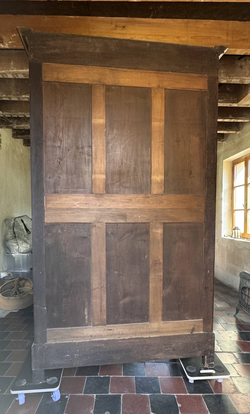Antique Louis-Philippe wardrobe in walnut burl