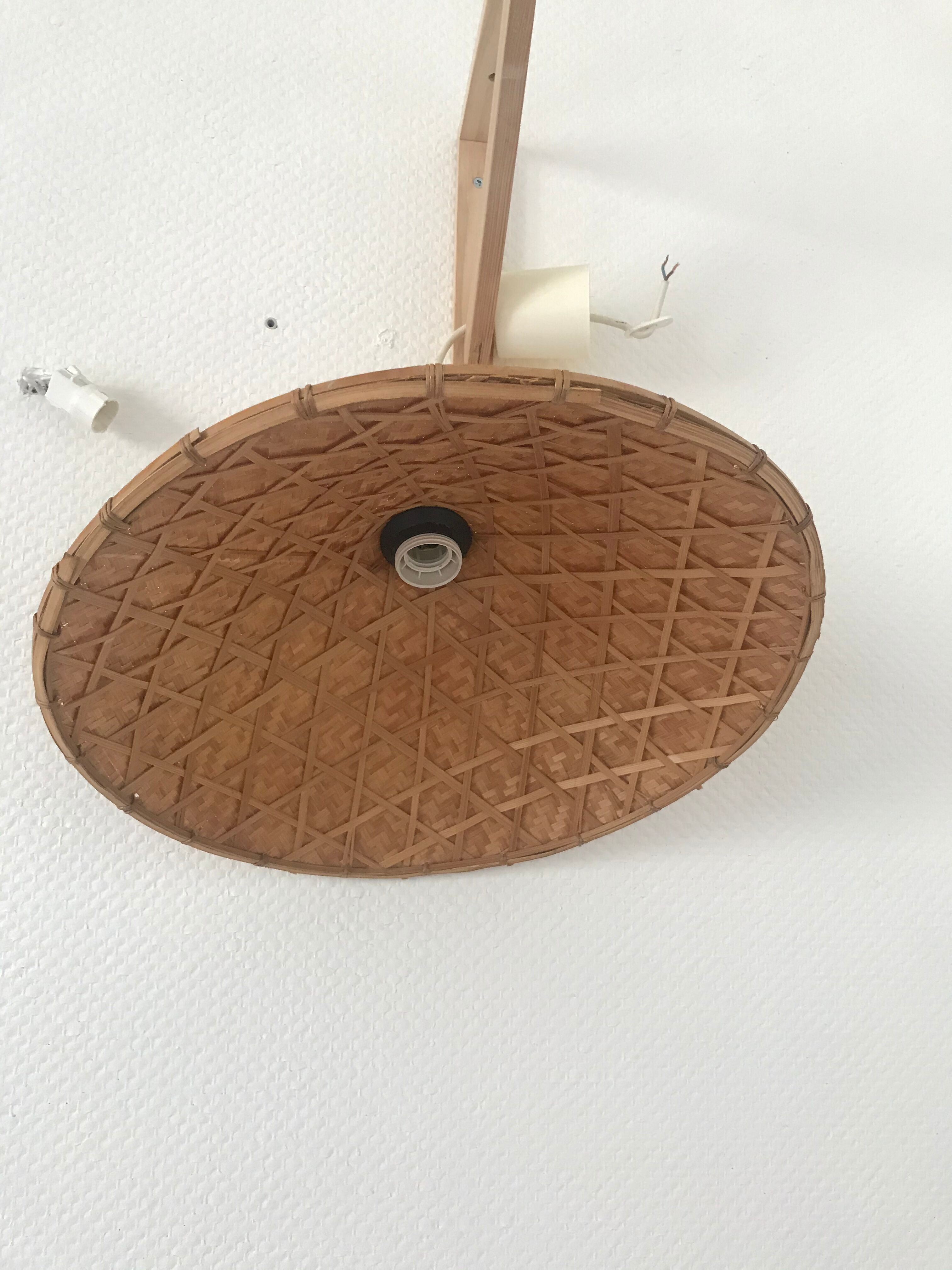 Vintage wicker suspension