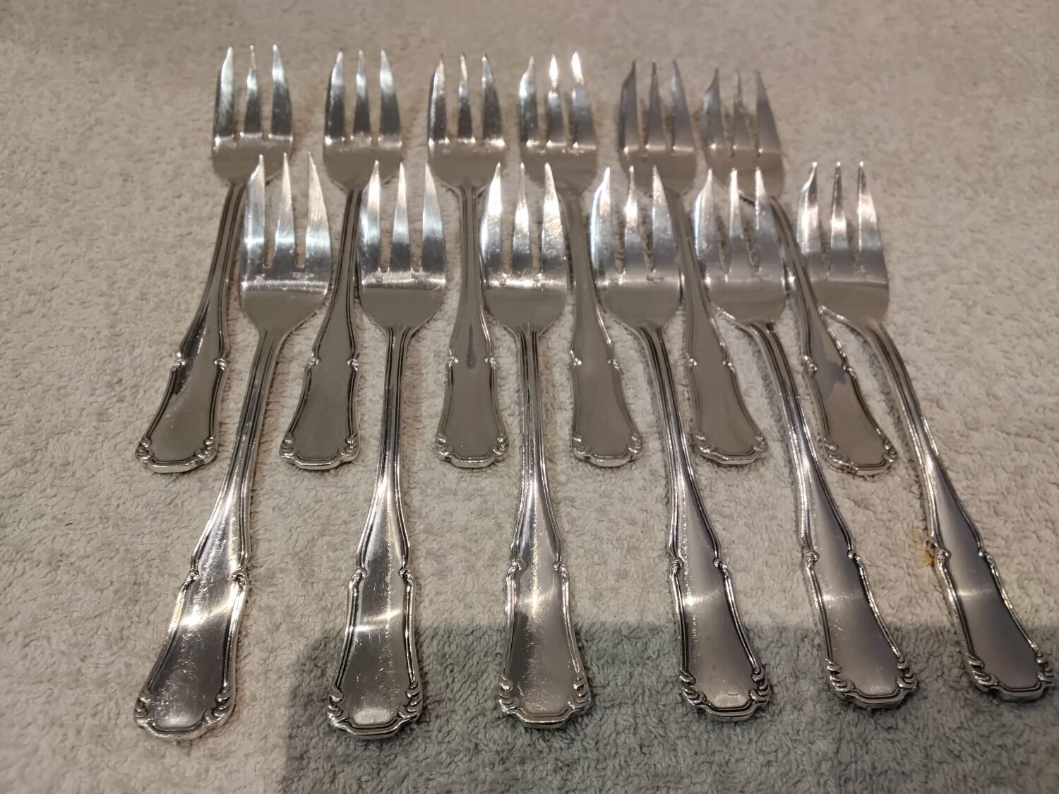 12 silver-plated metal cake forks by Ercuis Valencay silversmiths