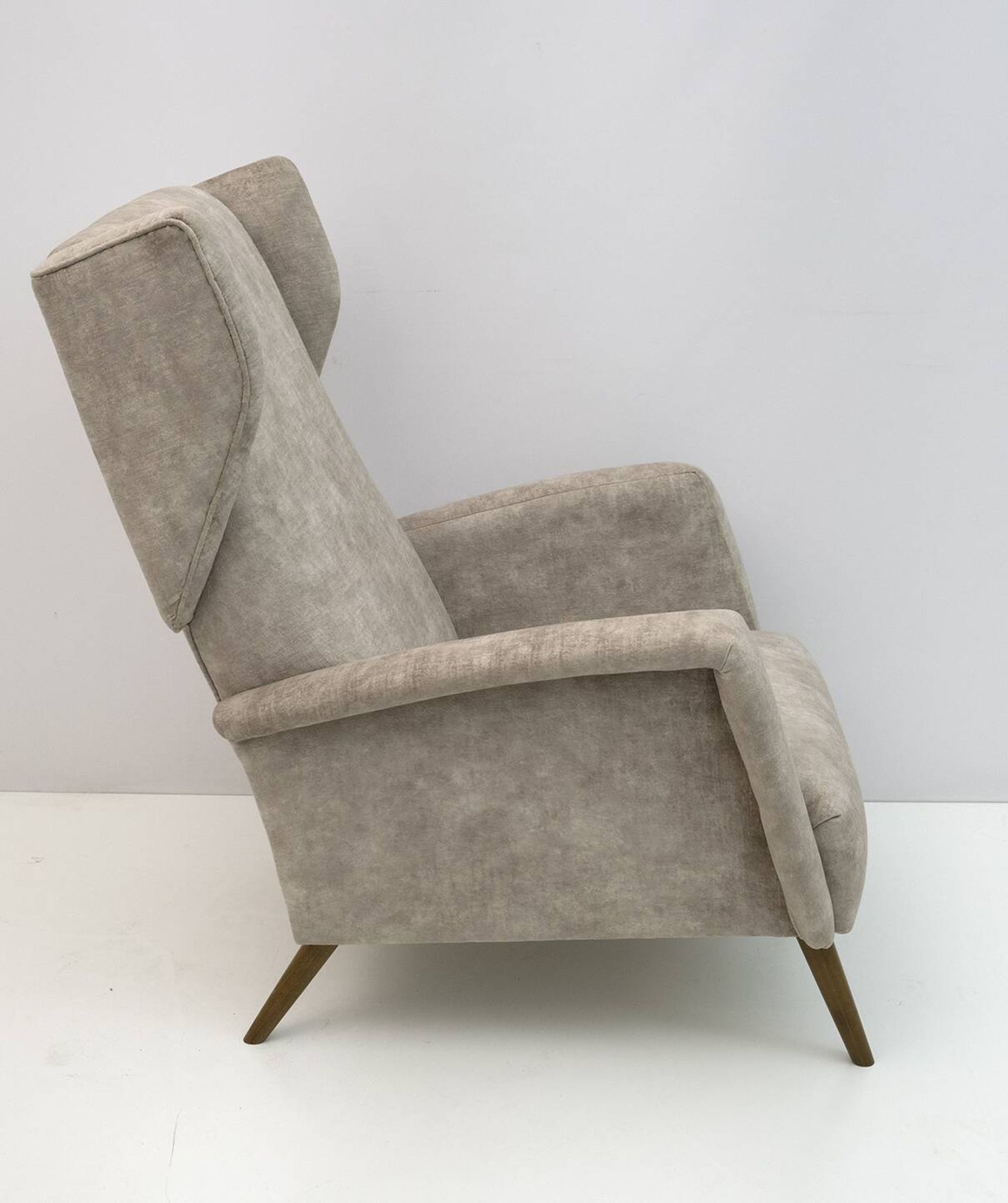 Pair of Gio Ponti Mid-Century Modern Italian Velvet "Alata" Lounge Chairs