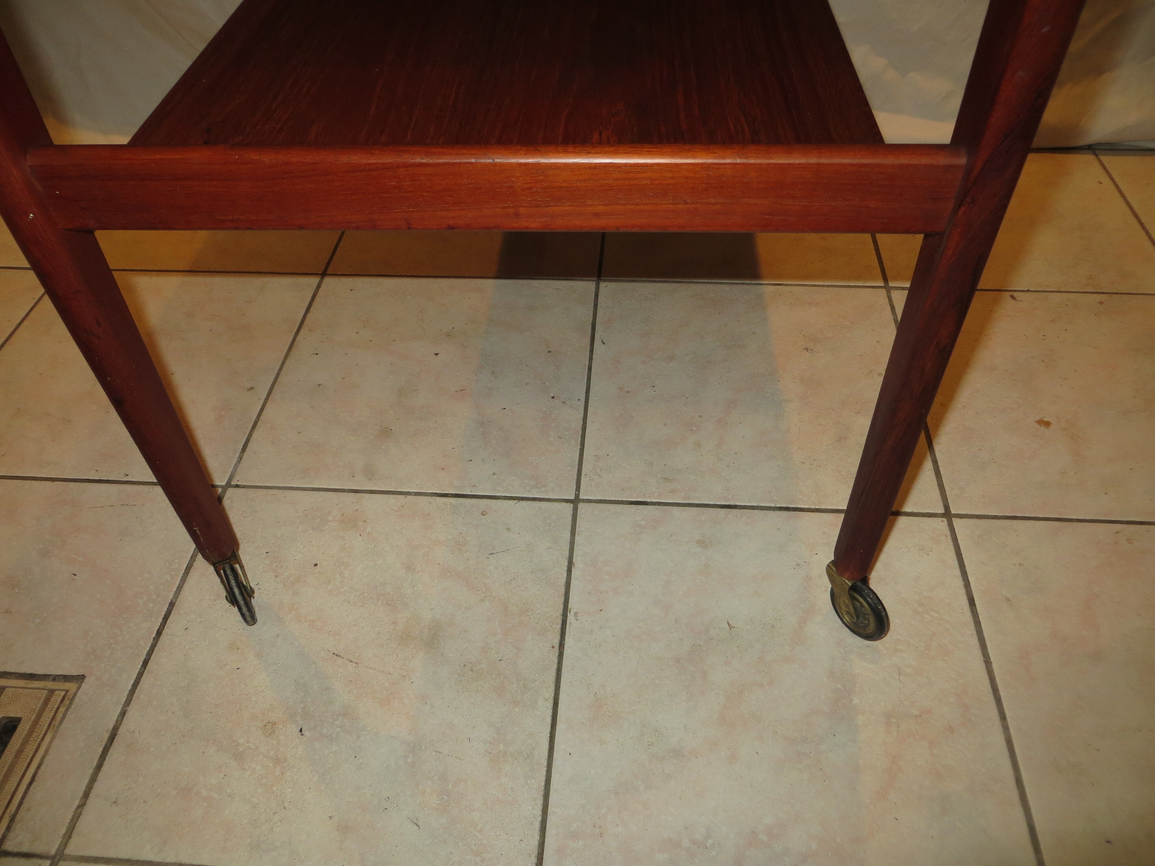 Desserte table roulante danoise en teck 1960
