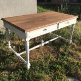 Farm table