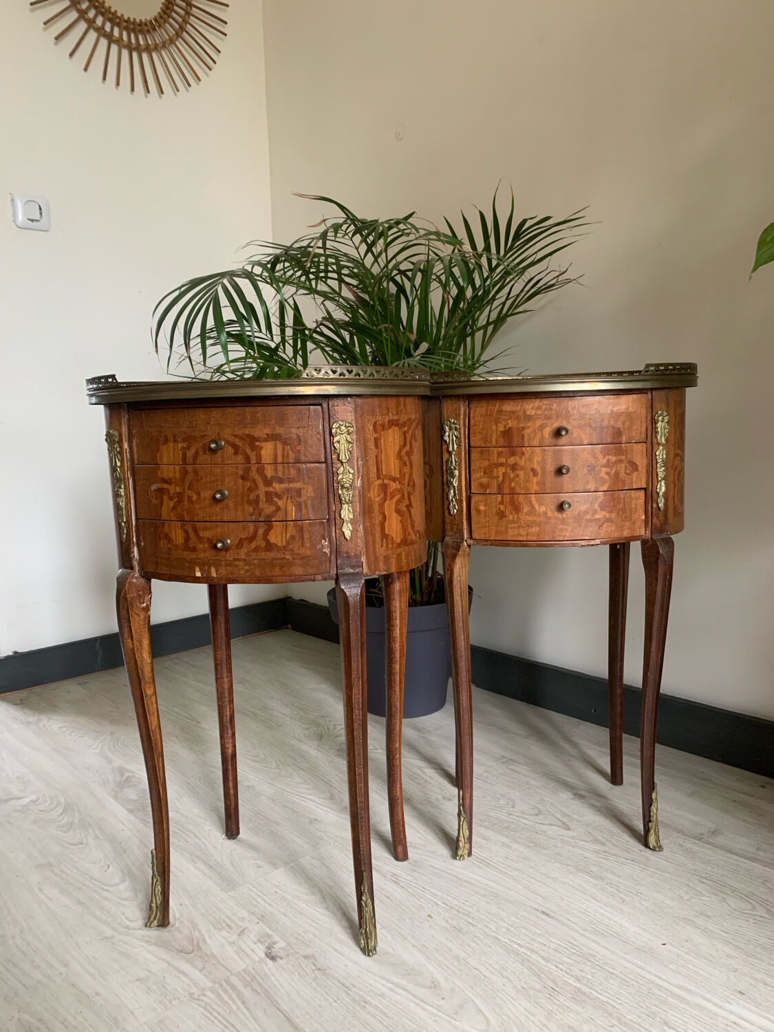 Pair of bedside tables in the shape of a stab, Louis XVI style
