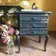 Commode patinée noire