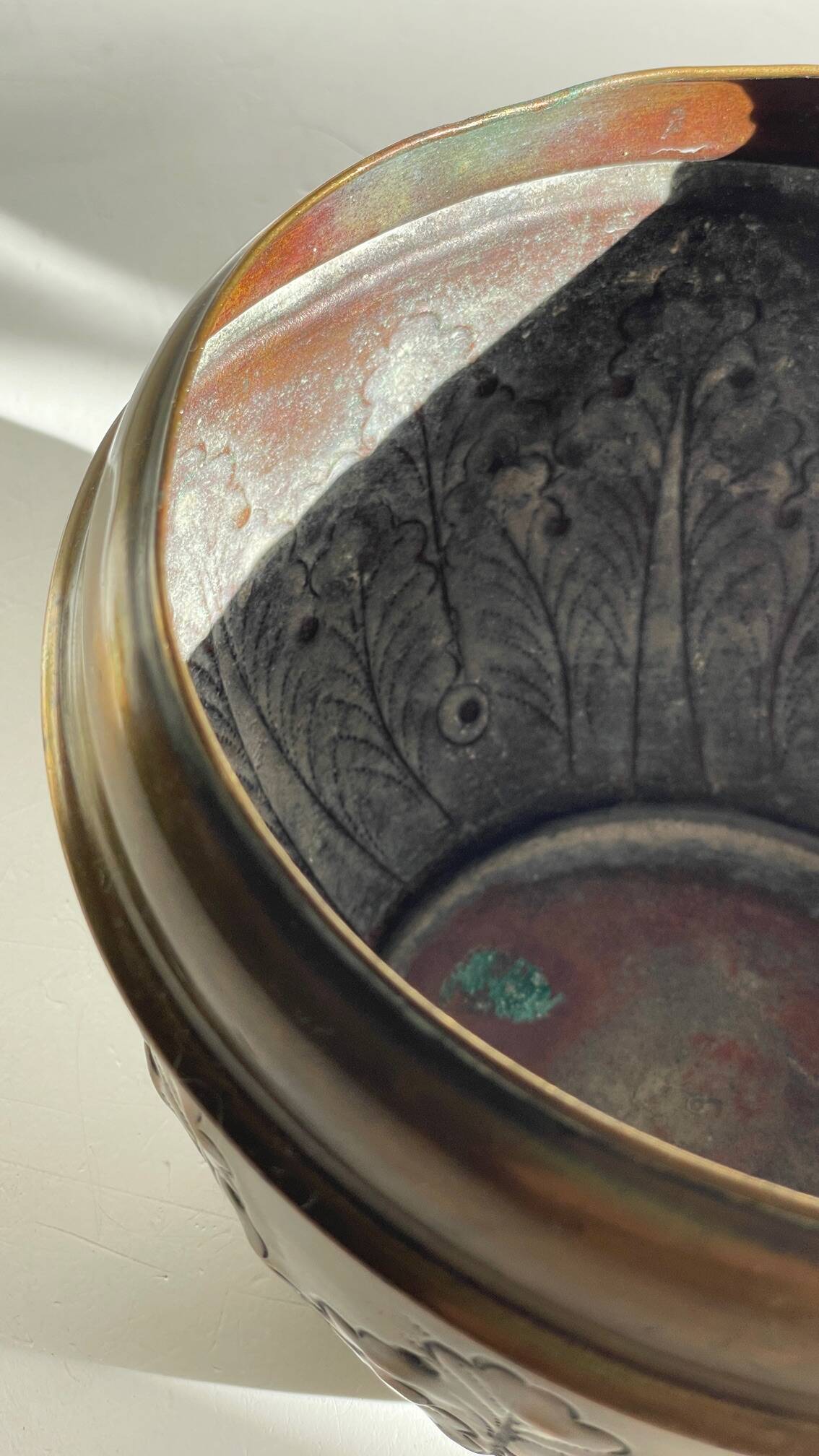 Art nouveau floral decor planter