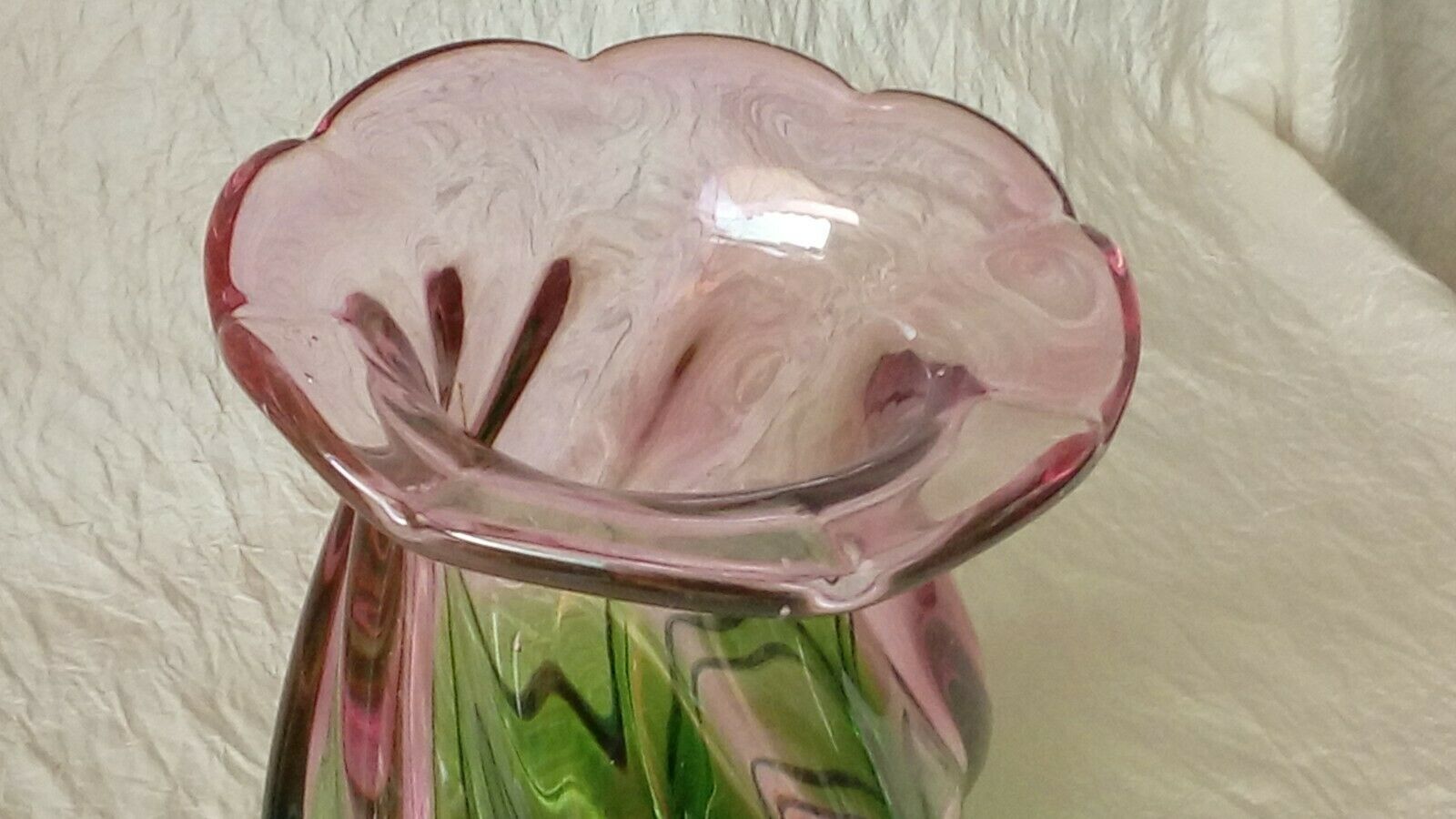 Bicolor twisted glass vase years 70'