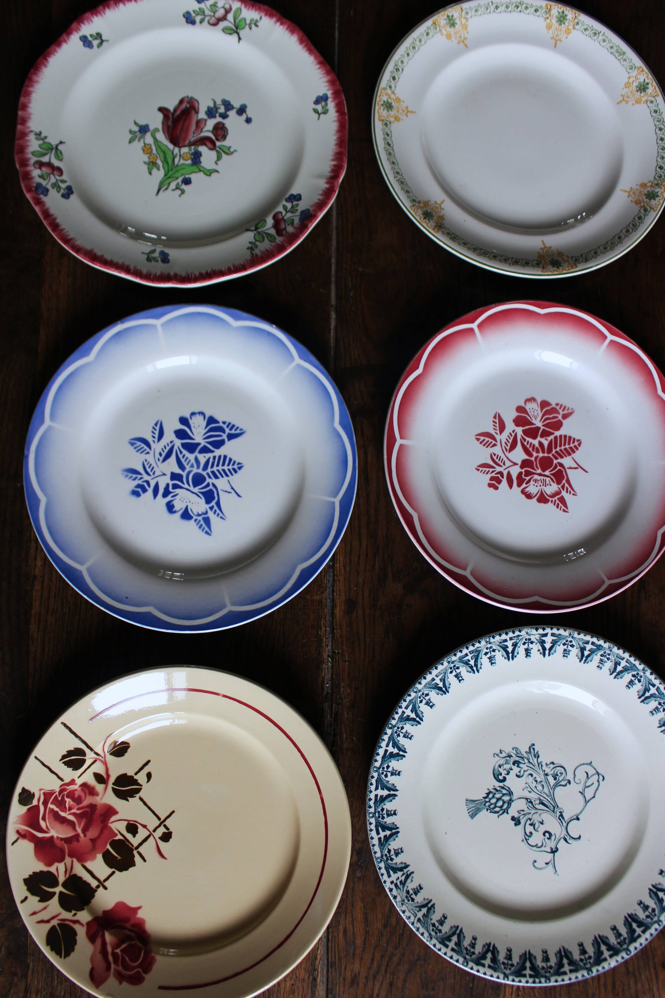 6 mismatched dinner plates