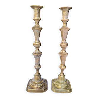 Pair of brass candle holders decoration engravings - Height 32 cm