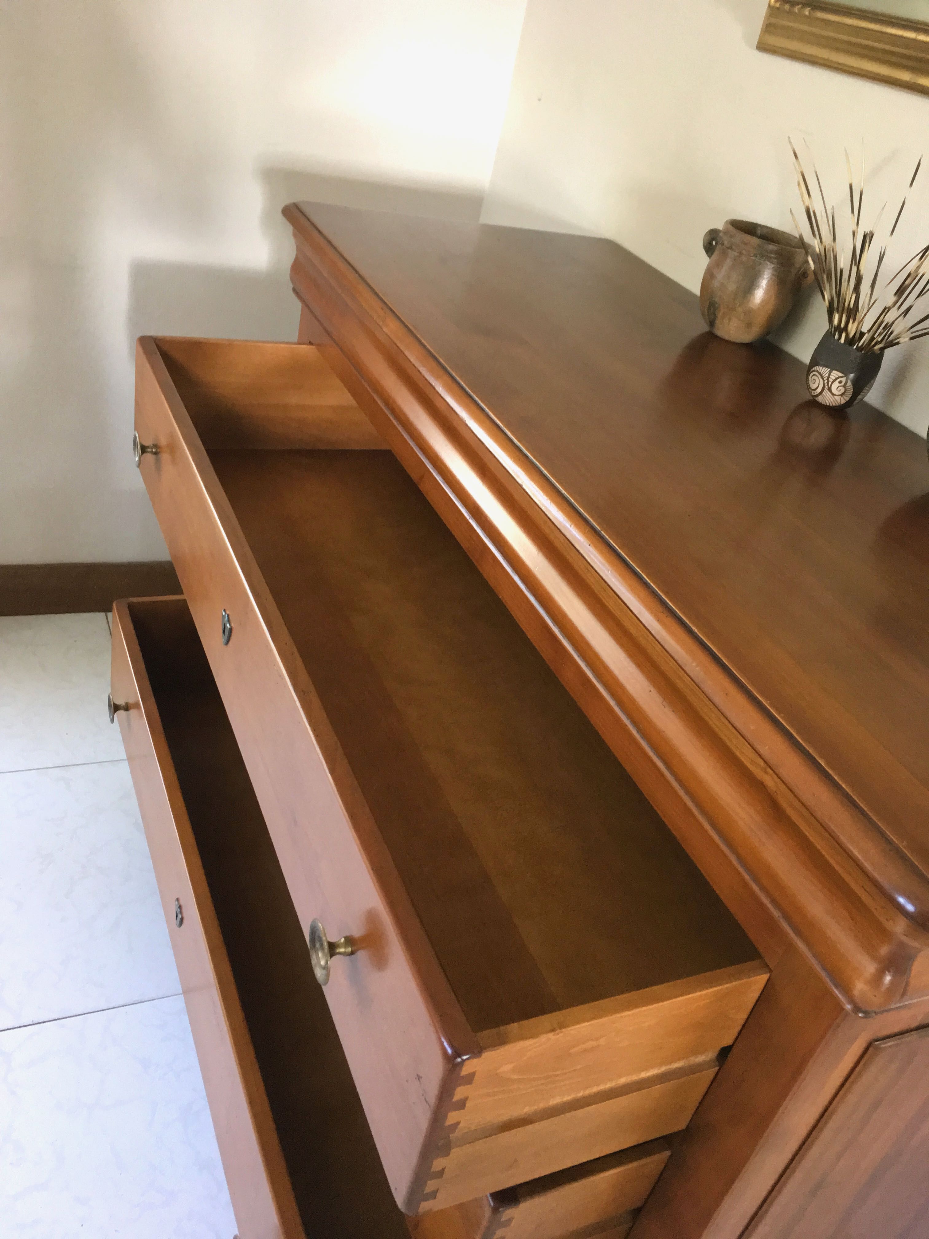 Cherry chest of drawers 4 drawers