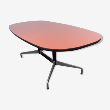 Segmeted Table by Charles & Ray Eames